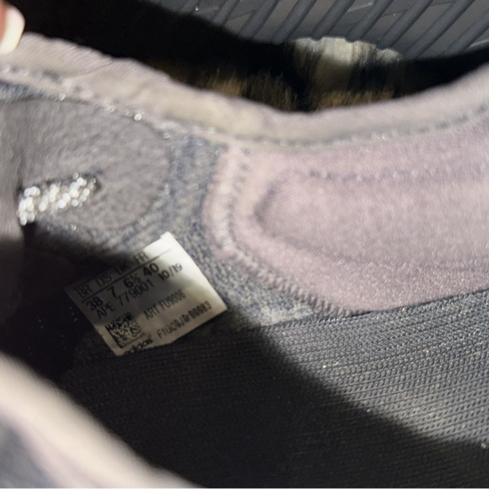 Yeezy - Picture 7 of 7